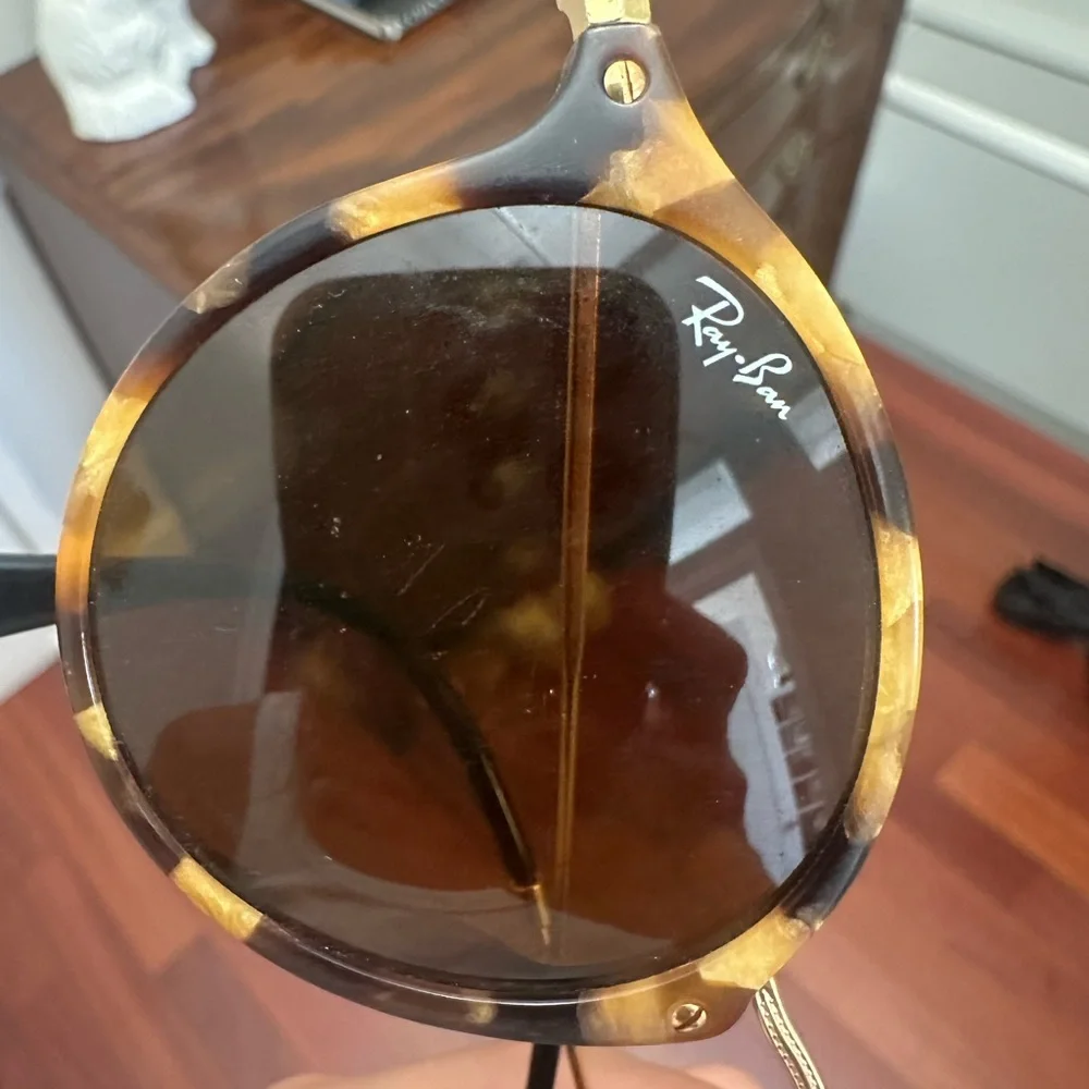 Ray Ban Round Fleck Sunglasses